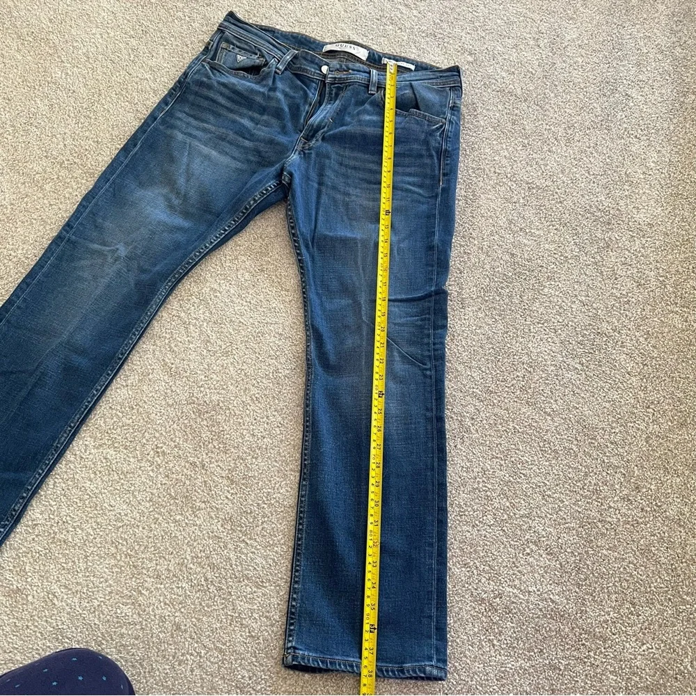 Guess Los Angeles Medium Wash Denim Regular Straight Jeans 36x30 NWOT - Picture 5 of 7
